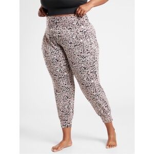 Athleta Salutation Textured Jogger in Meadow Decadent Chocolate Size 2X